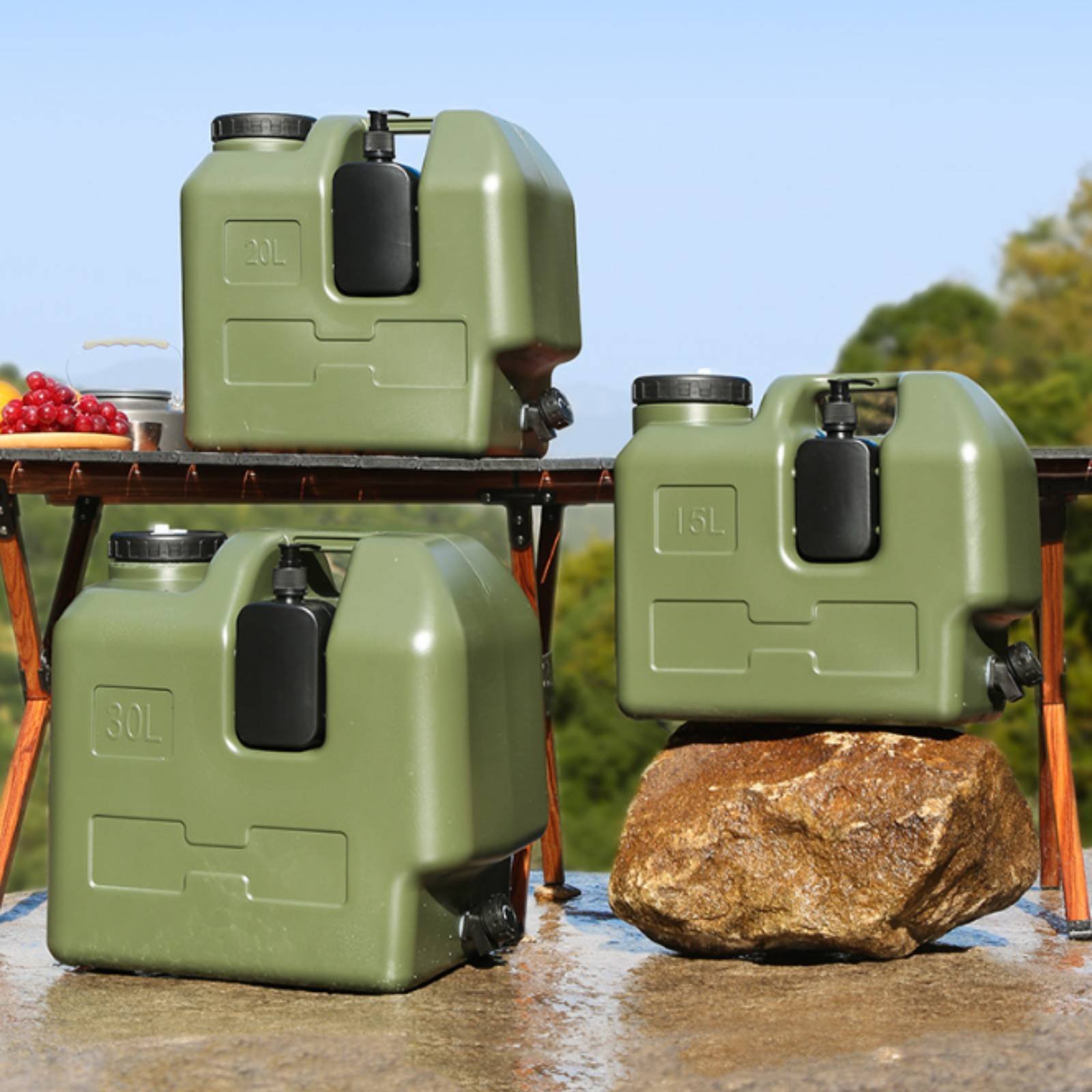 حاوية مياه مع صنبور، مصنوعة من - مراجعة Outdoor Camping Water Jug وسعره