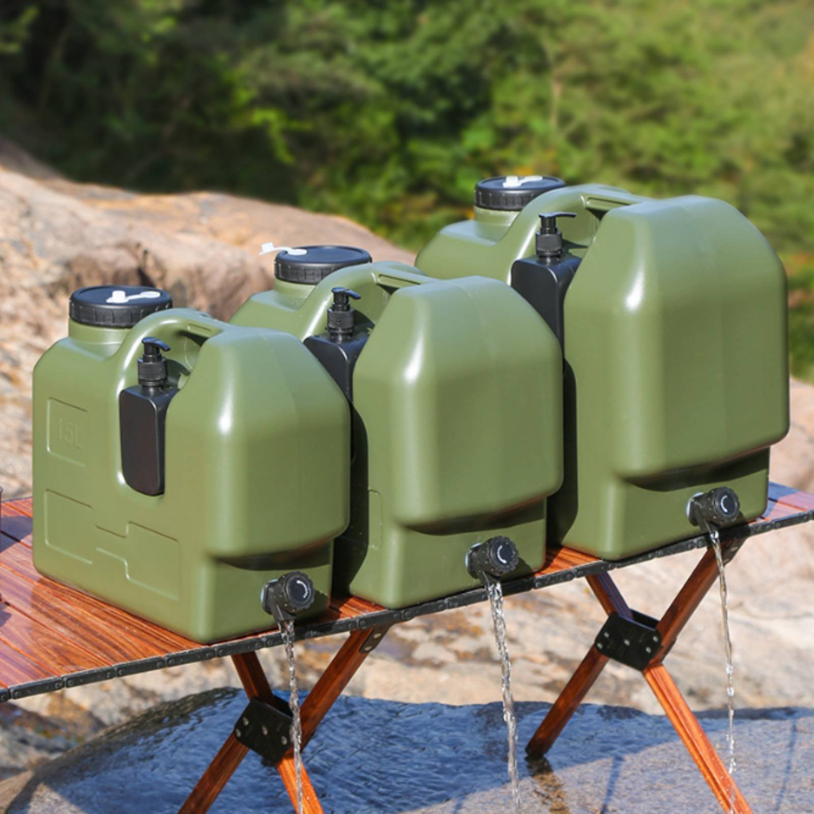 حاوية مياه مع صنبور، مصنوعة من - مراجعة Outdoor Camping Water Jug وسعره